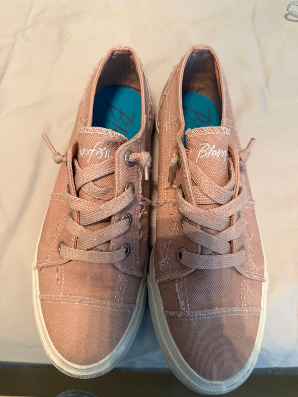 BlowfishMalibu Pink Canvas Low-Top Sneakers with Blue Insole